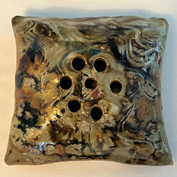 Pottery Flower Frog - Picture 1 of 10